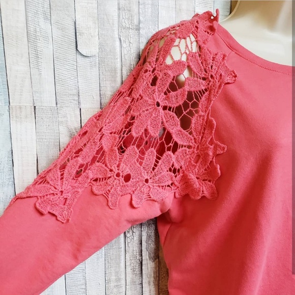 Sugar Rain coral crocheted-shoulder sweatshirt - Picture 2 of 4